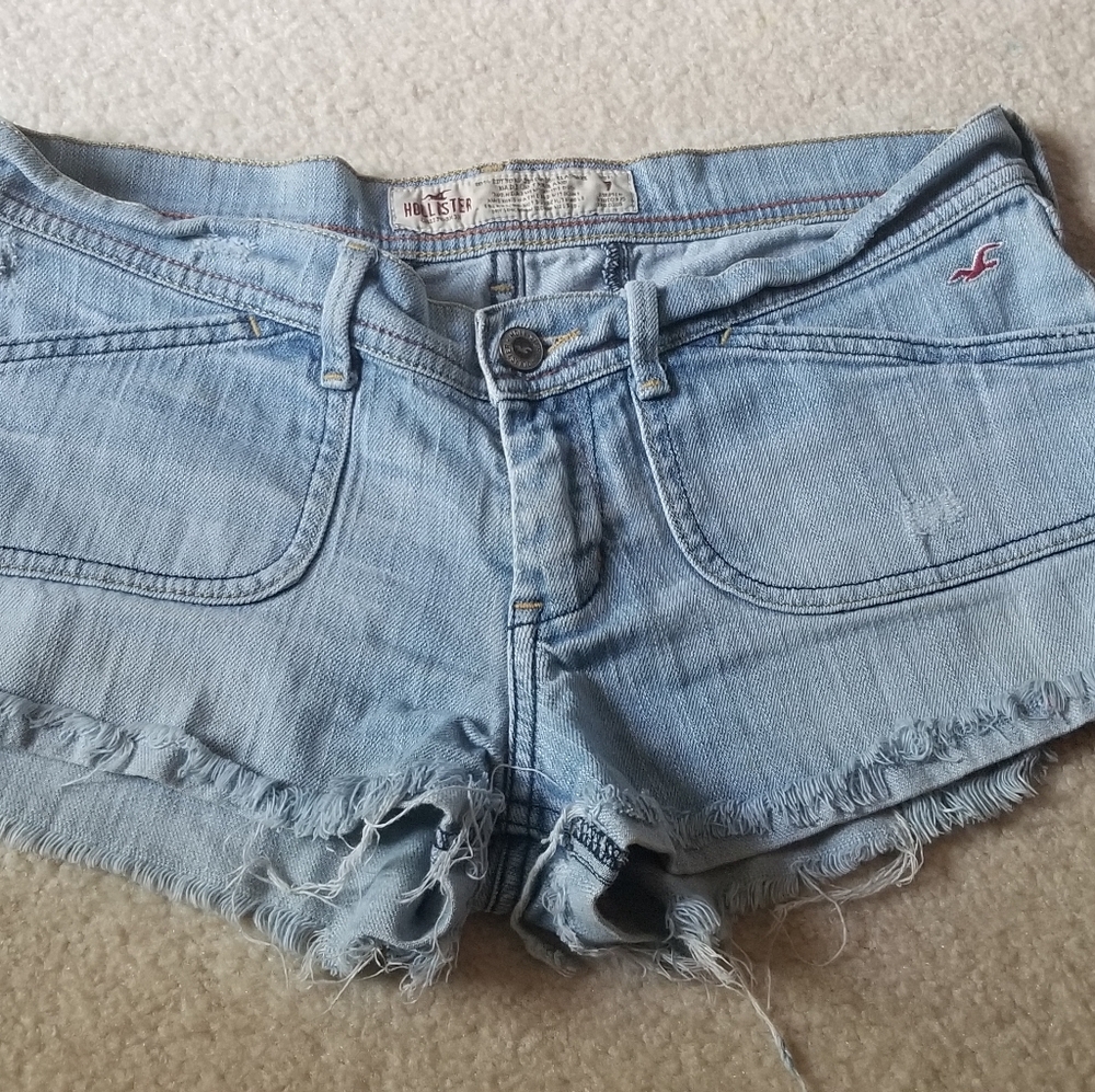 Cute Hollister cut off shorts